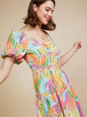 Skies are Blue size S Floral Puff-Sleeve Midi Dress in Multicolor